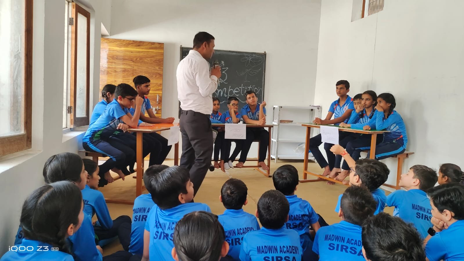 MadWin Defence Academy interactive classes with live teacher explanation in Sirsa